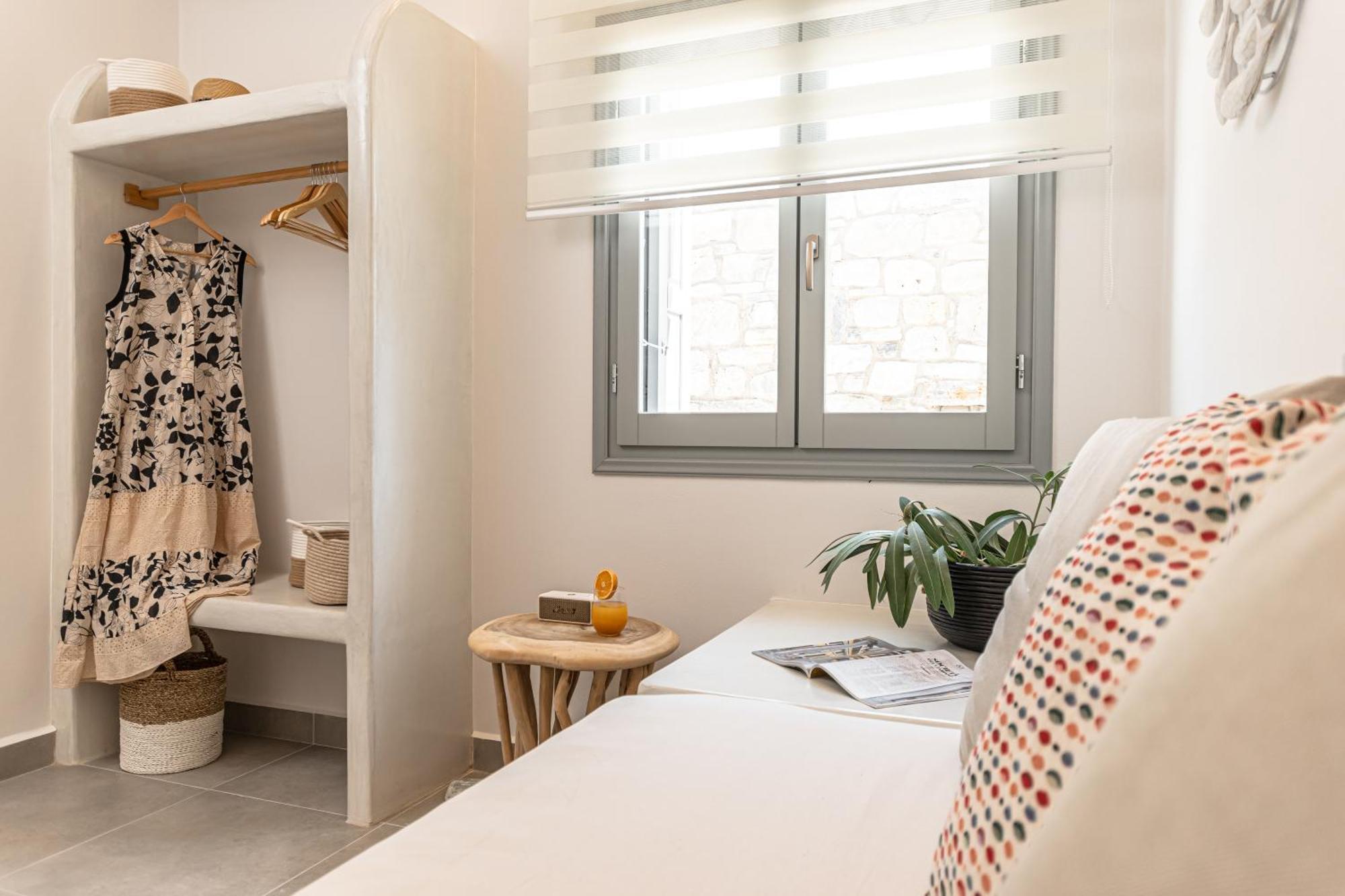 Porto Dema Luxury Suites Schoinoussa Exterior foto