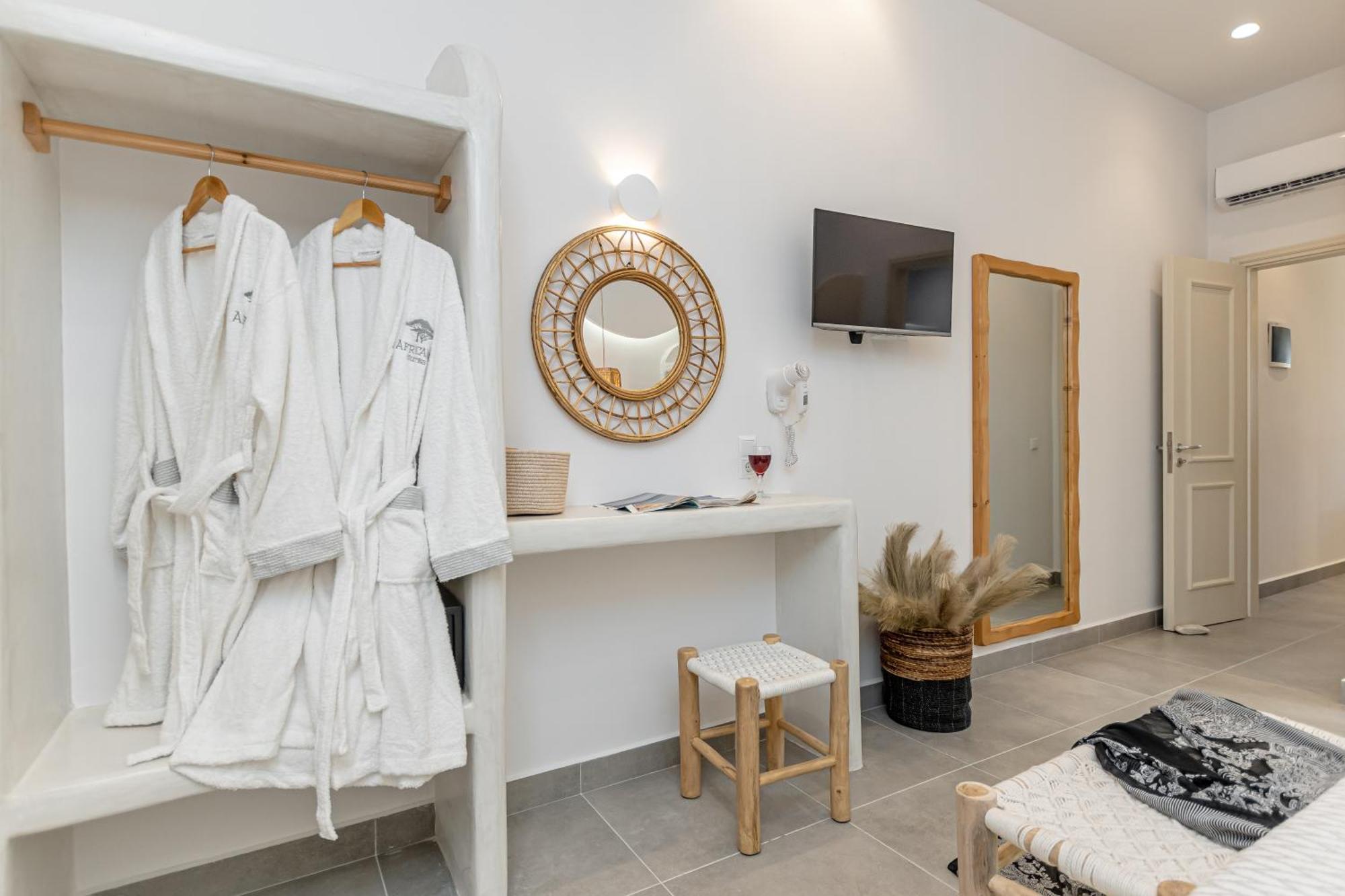 Porto Dema Luxury Suites Schoinoussa Exterior foto
