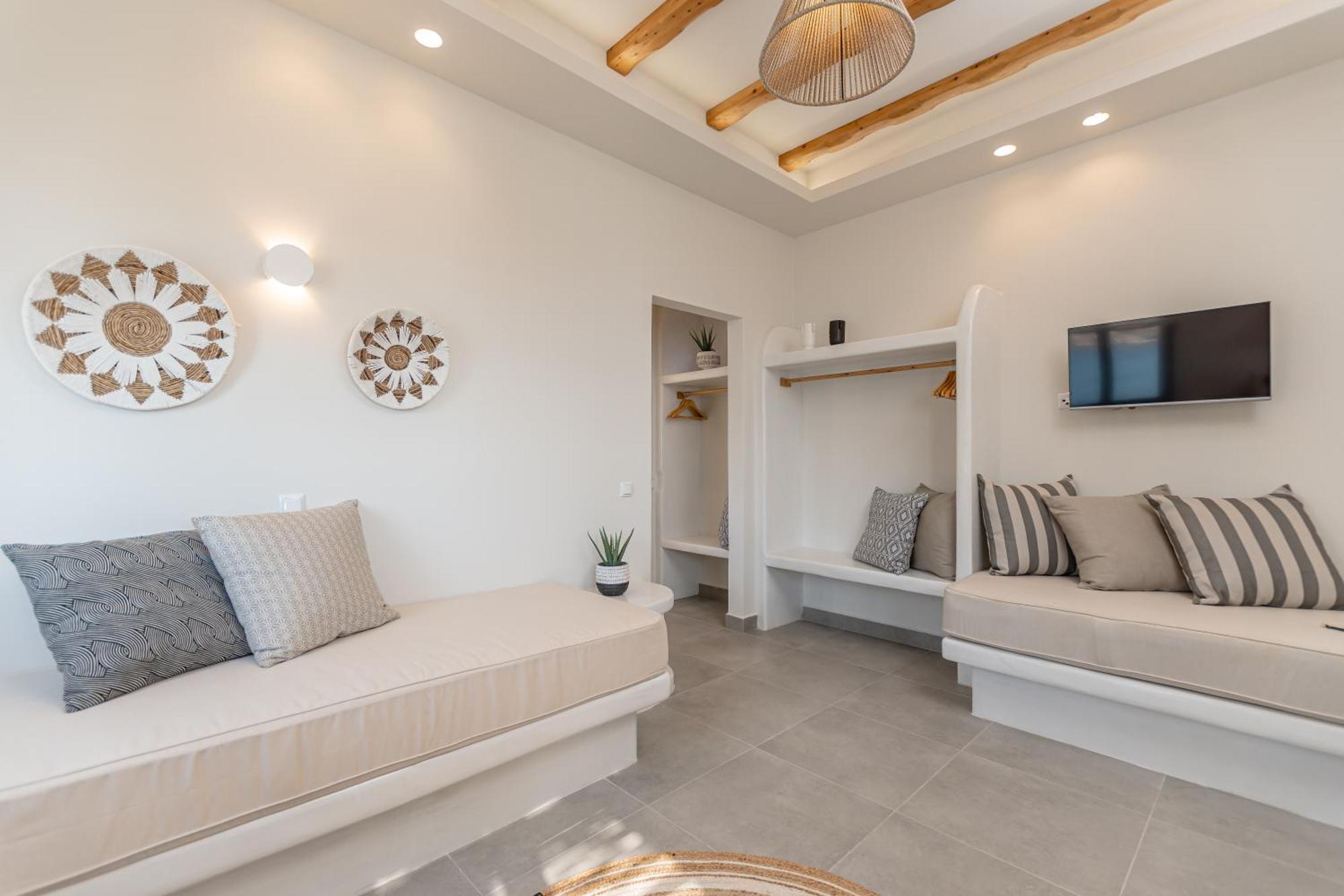 Porto Dema Luxury Suites Schoinoussa Exterior foto